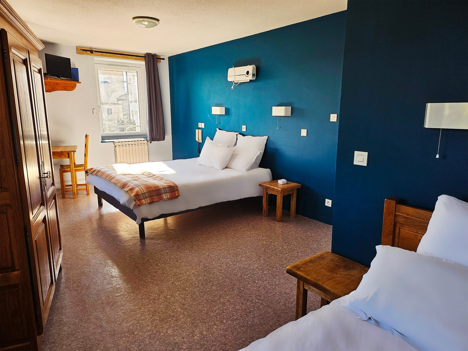 Chambre d’hôtel 3 places à Ranchal
